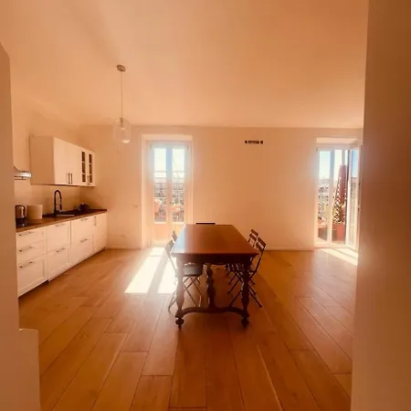 Interno 12 Apartment